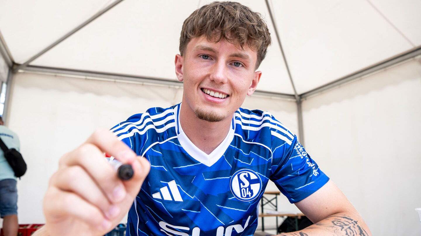 055-schalke-tach-2025