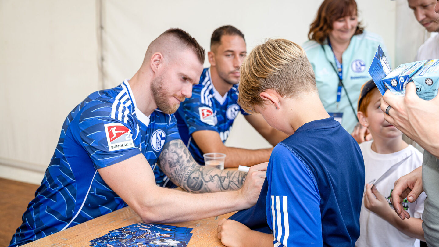 070-schalke-tach-2025