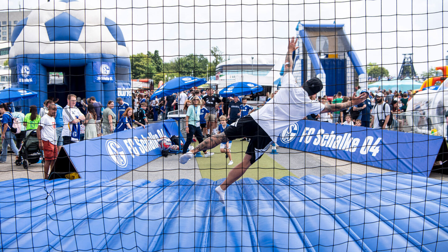 083-schalke-tach-2025