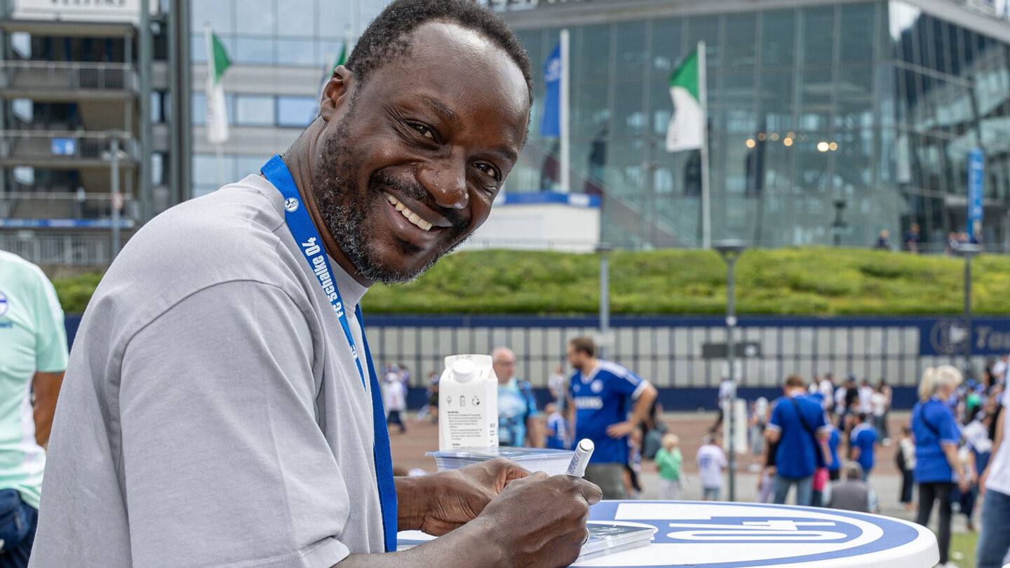 084-schalke-tach-2025