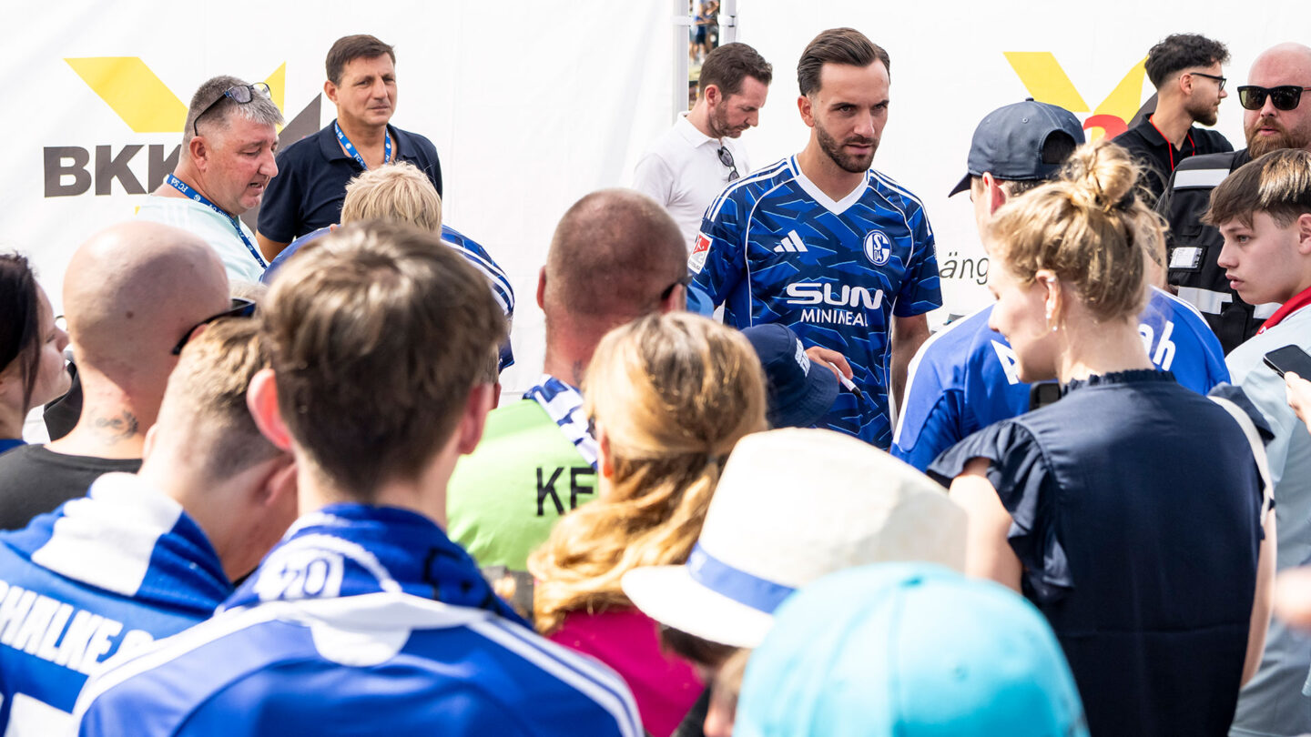 090-schalke-tach-2025