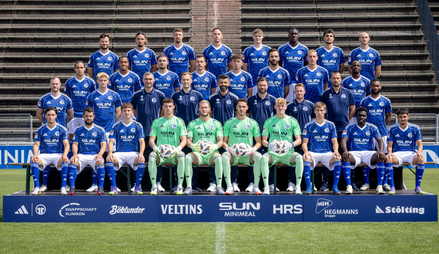 Team photo (1)