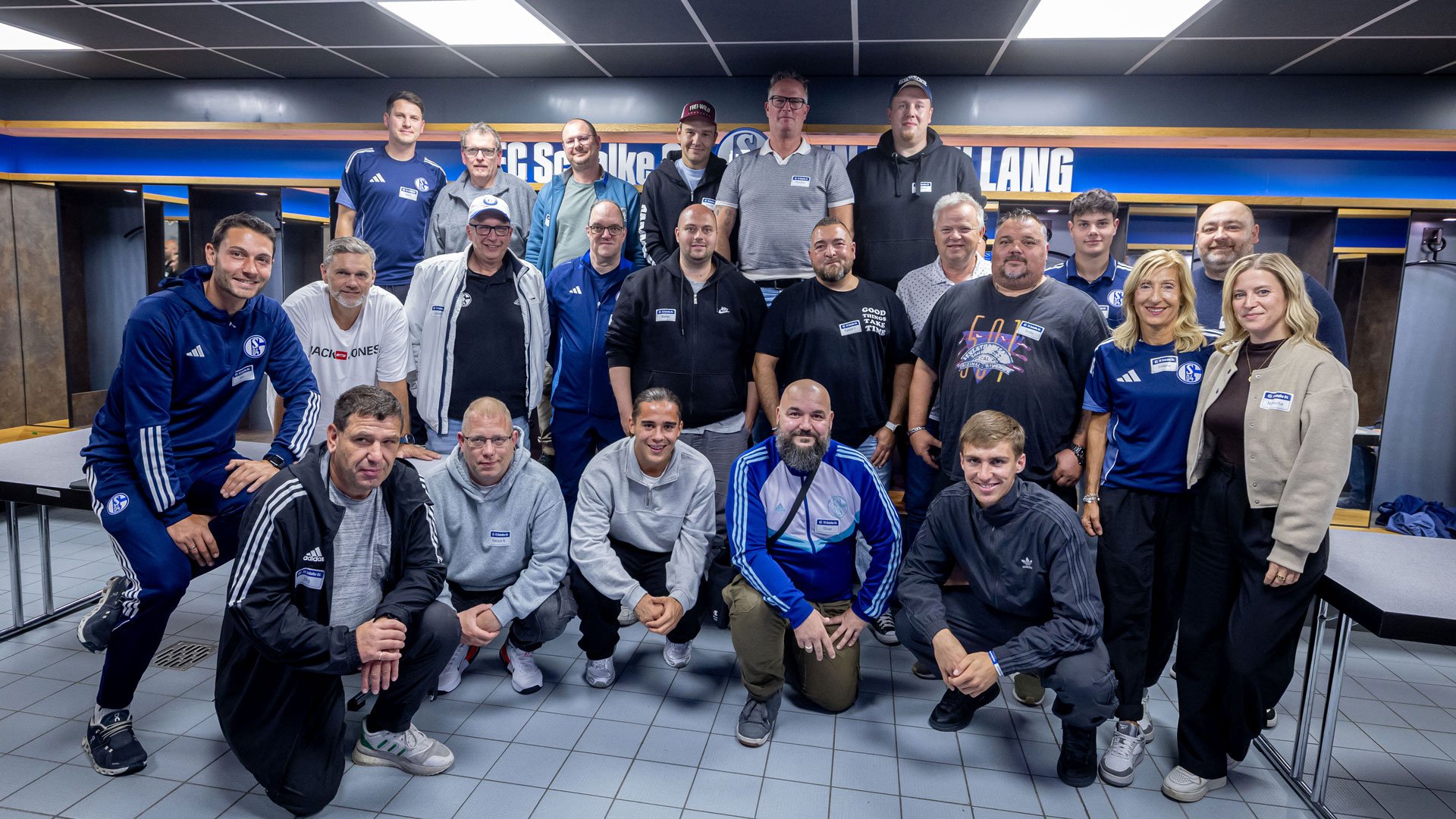 250915_Fußballfans-im-Training