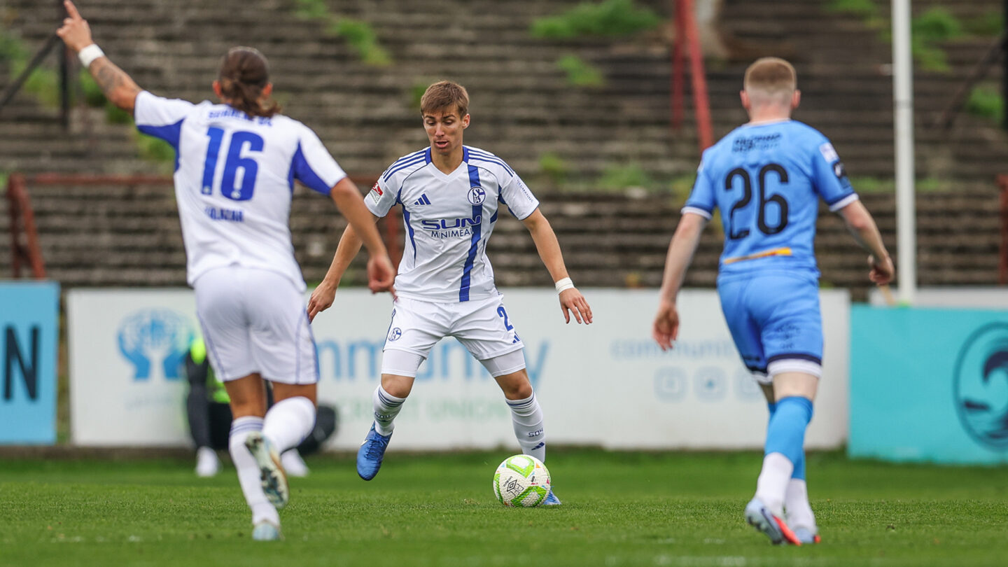 25-10-11-BOH-S04-3931