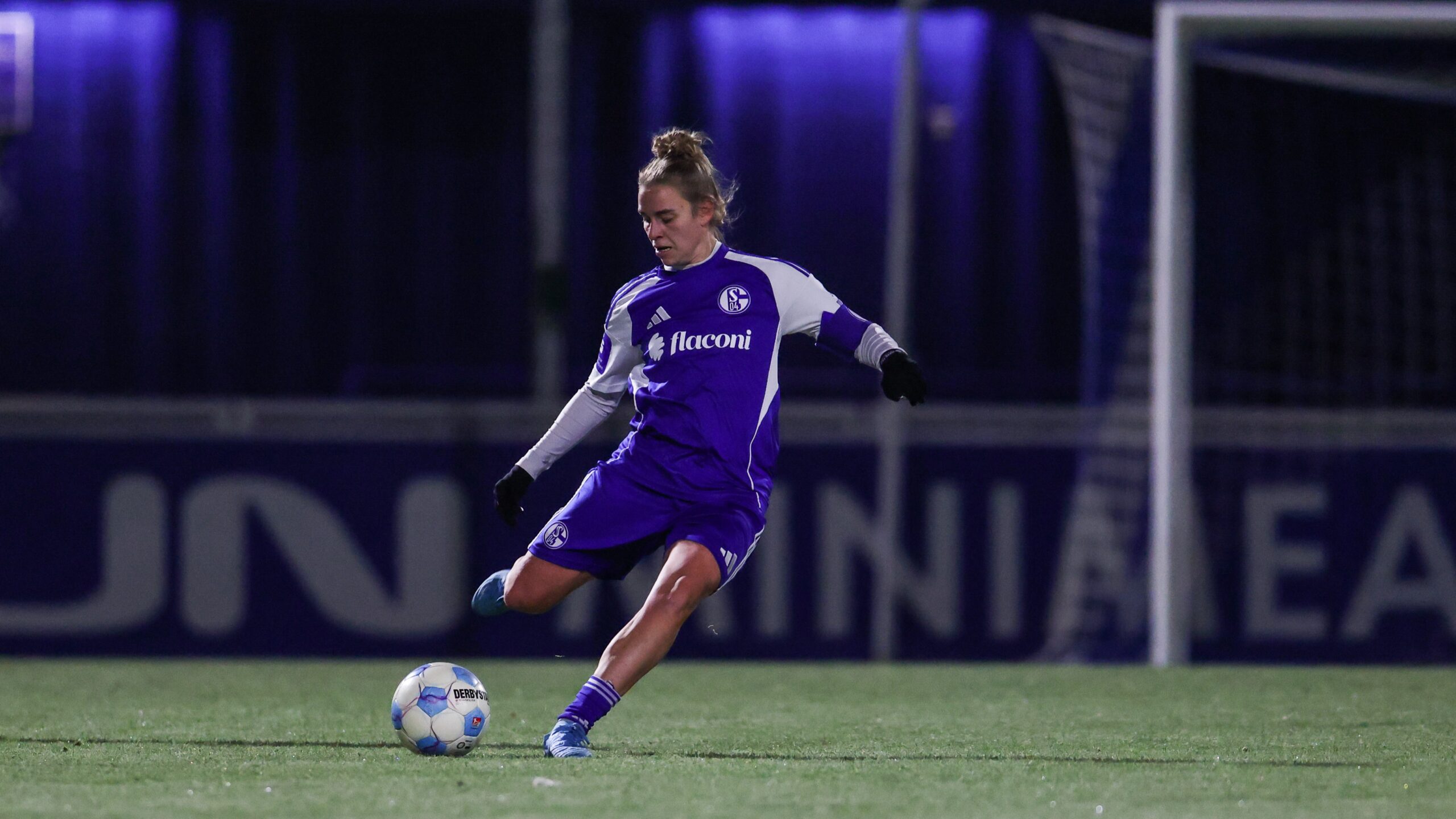 25-11-21-S04-BVB-1566