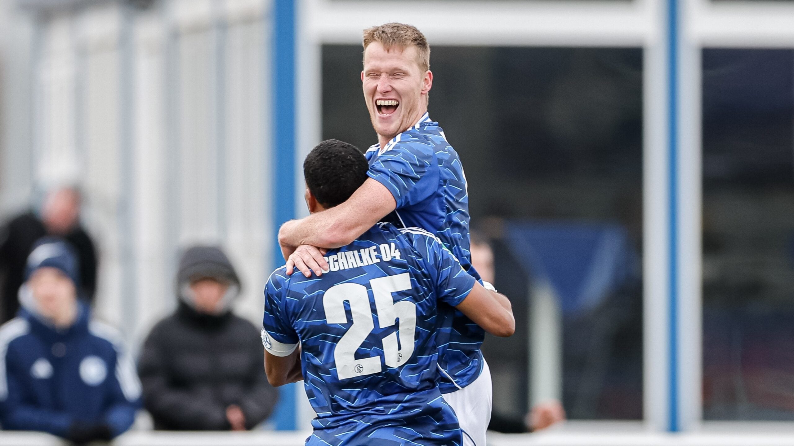 260223_Gerrit_Wegkamp_Umarmung