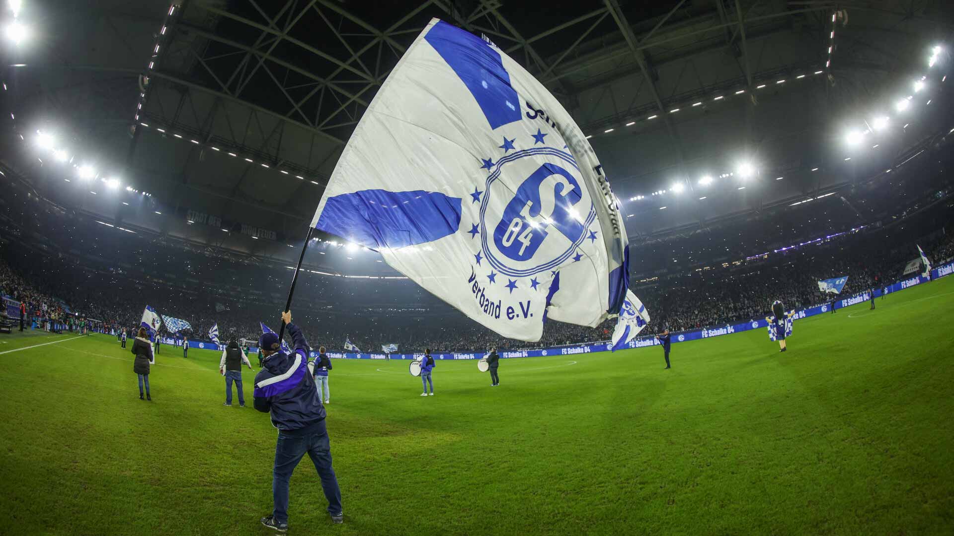 260312_fahnenschwenker_rasen_3