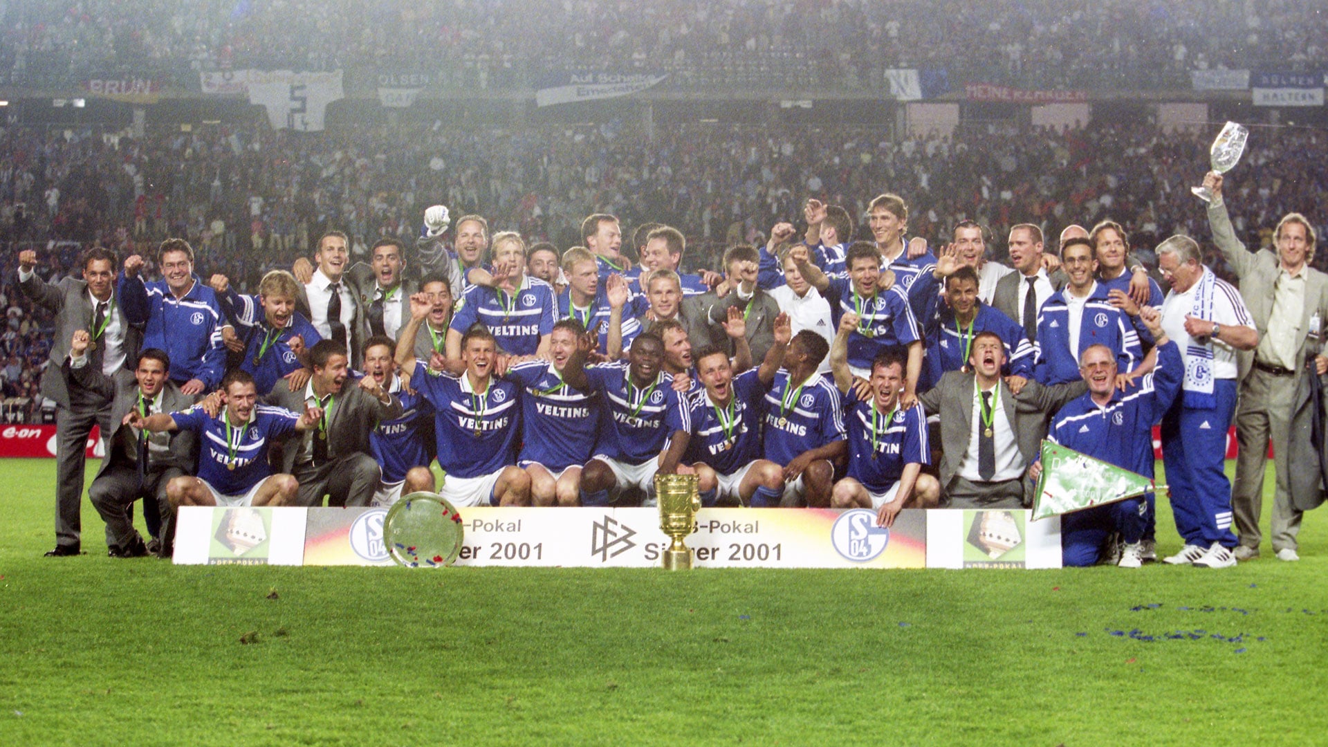 260408-dfb-pokalsieger-2001