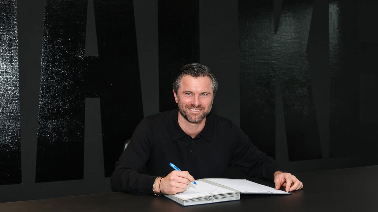 260407_vertragsverlaengerung-tim-hoogland-1440×810