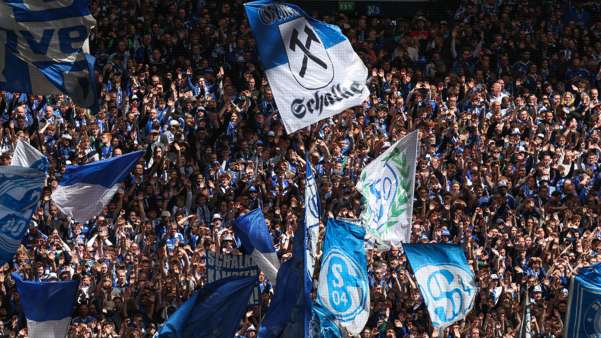 2026_Tifo_Fahnen