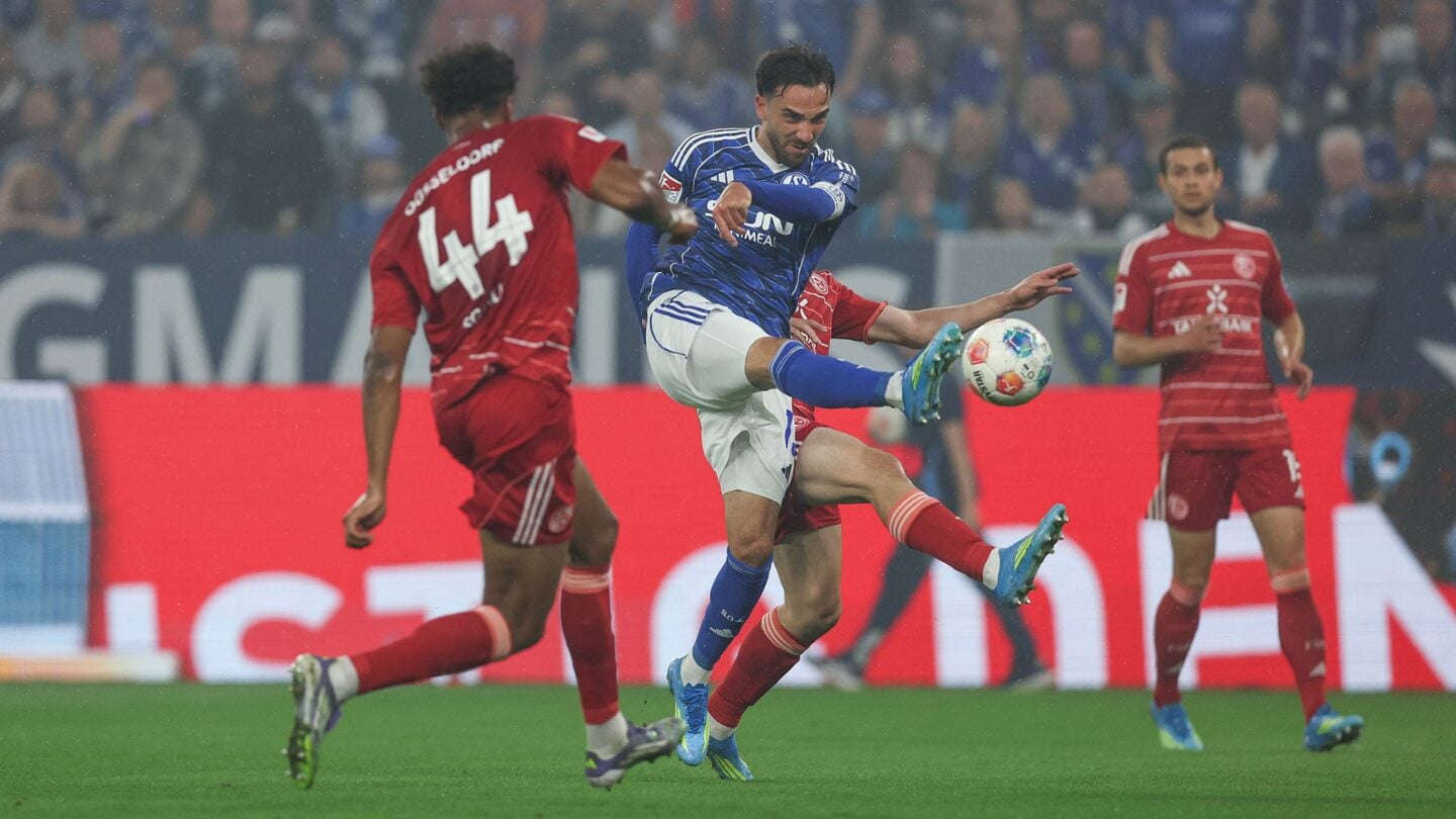 s04f95-03