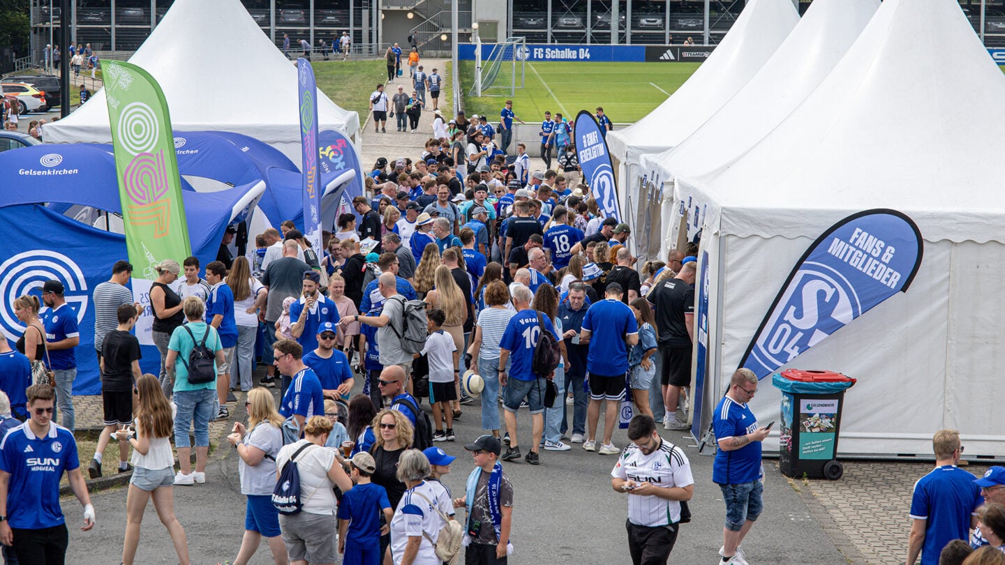 Fankultur_Schalke-Tach