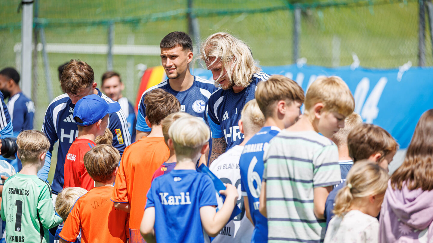 260723-autogrammstunde-02