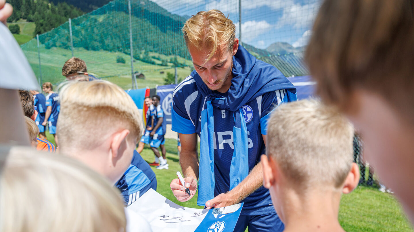 260723-autogrammstunde-04