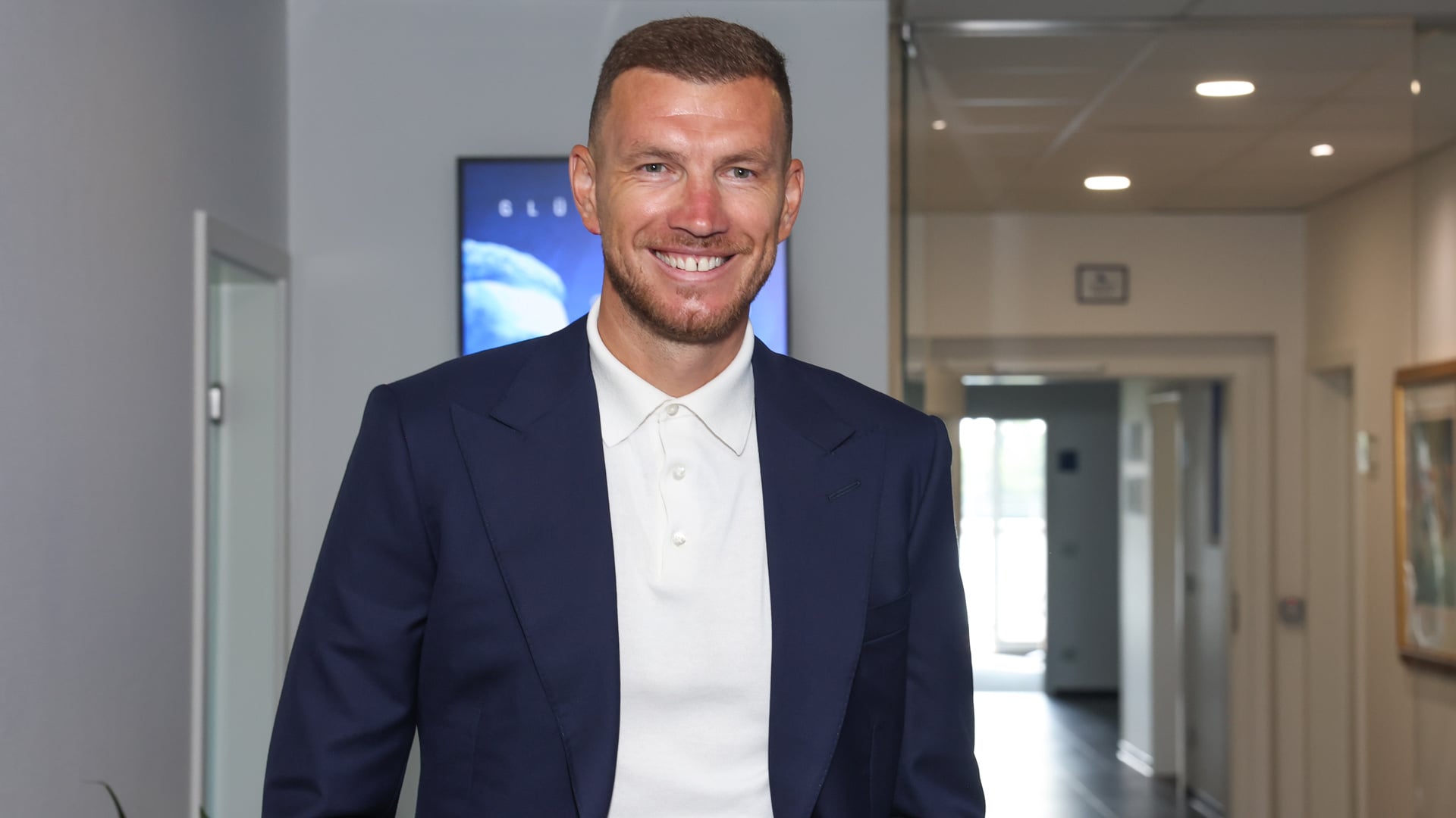 20260804-Dzeko-Anzug