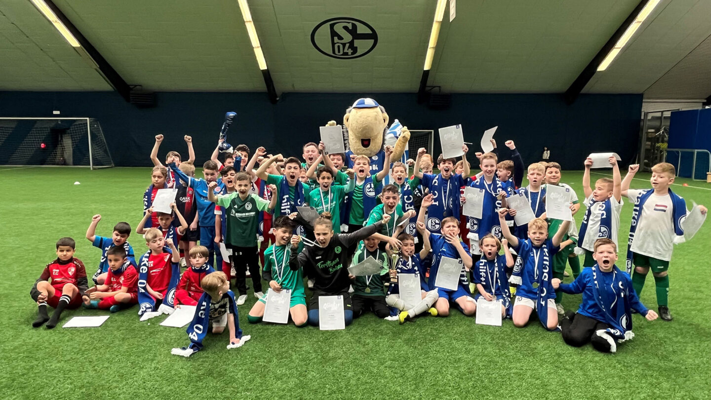 Gelungene Osterferien: Bolzplatz-EM mit Schalke hilft!