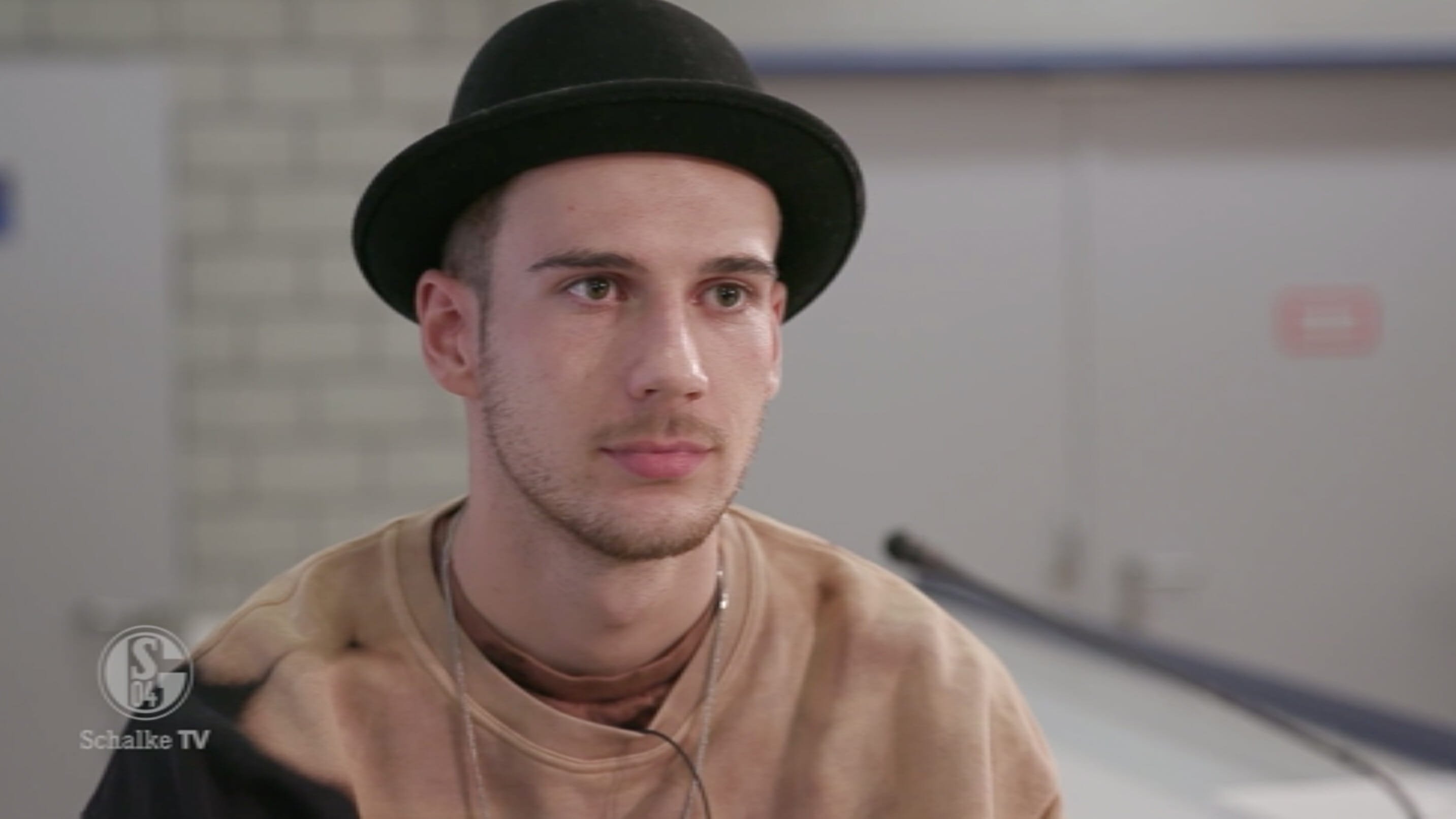 Leon_Goretzka_100BL_Spiel_Interview