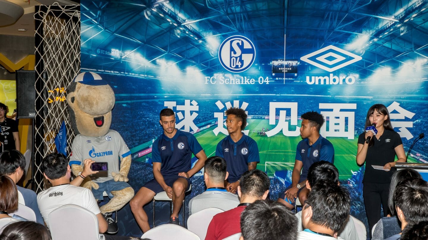 Schalker Umbro-Store in Peking eröffnet