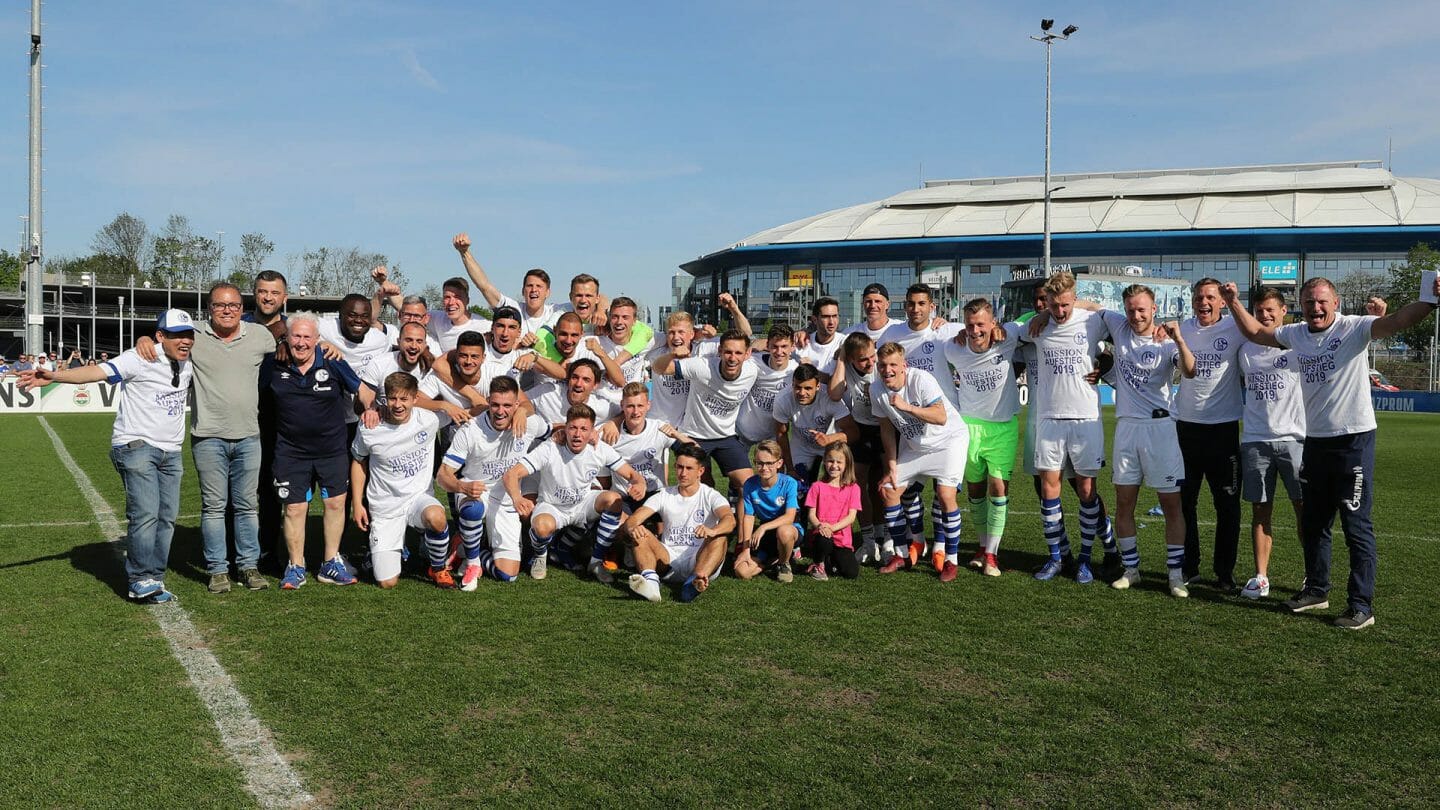 7:0 gegen Siegen – U23 feiert Regionalliga-Aufstieg