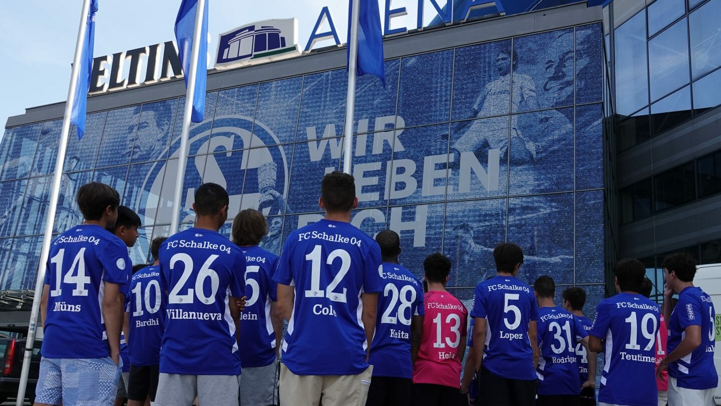 US-Kooperation: U18-Team auf Schalke angekommen