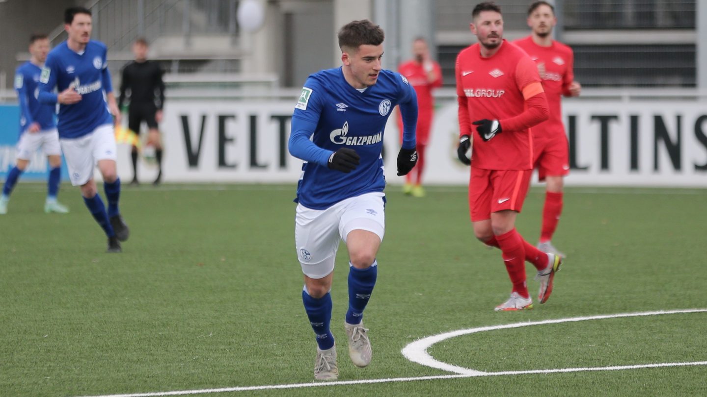 Neuer Stürmer für die U23: Niklas Castelle wechselt vom VfL Senden zu den Königsblauen