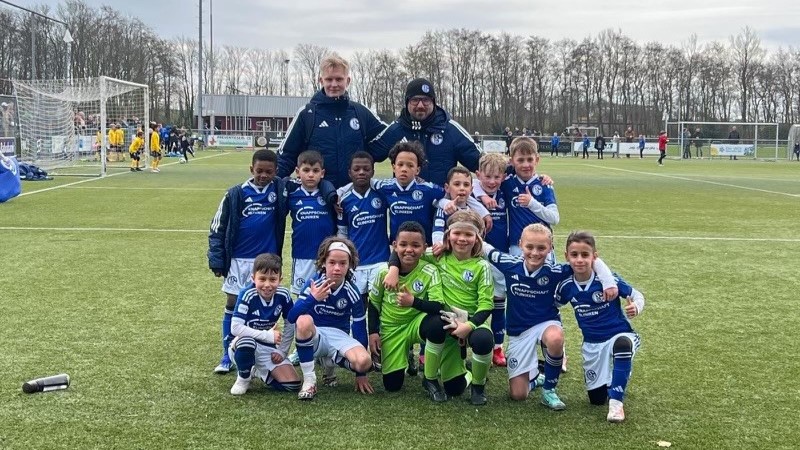 U9 auf Texel, Internationales Turnier