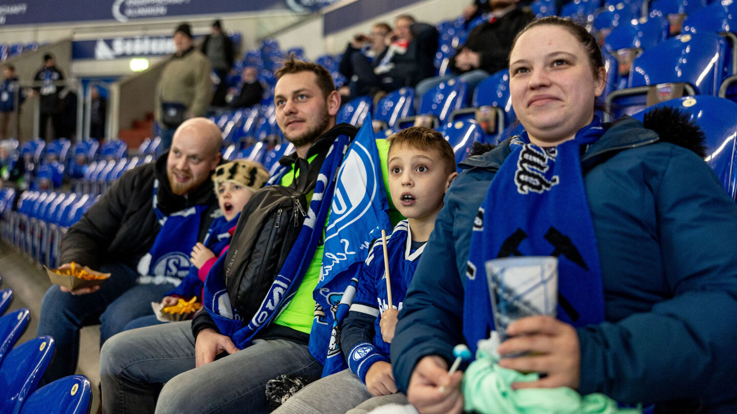 Familienblock in der VELTINS-Arena